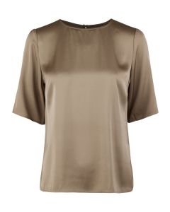 Stenströms dam Sanne Regular beige sidenblus i siden, viskos och spandex med rund halsringning, semikorta ärmar och knäppning baktill.