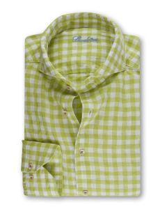 Ljusgrön rutig skjorta med spread krage.