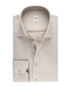 Stenströms herr Slimline ljusbeige twillskjorta i 100 % twofold bomull med kontrasttyg i krage och manschetter, moderate cut away krage, enkel manschett och pärlemorknappar.